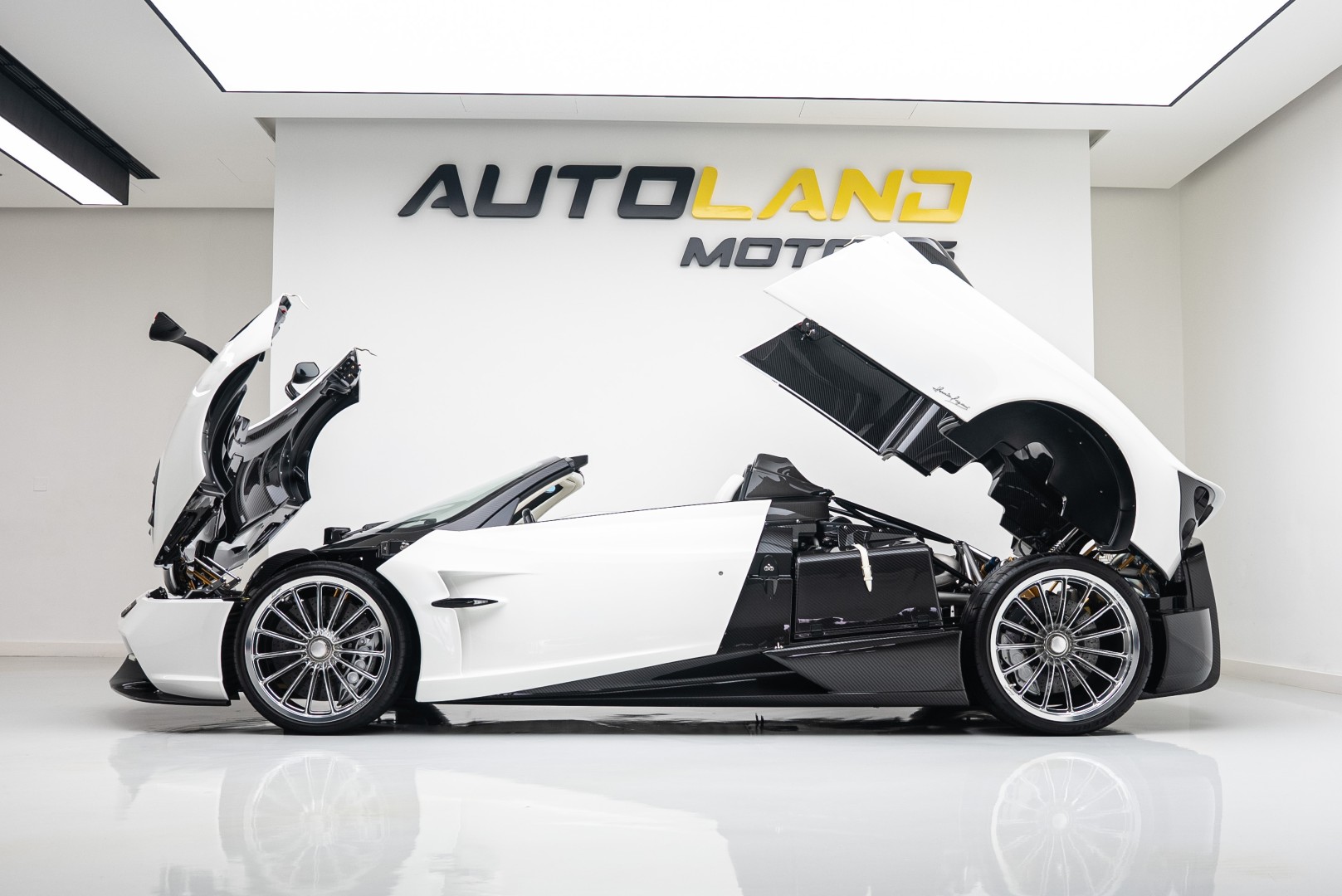 2018 PAGANI HUAYRA ROADSTER | 1 of 100 | UNIQUE PEARL WHITE COLOR